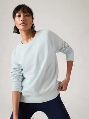 New Athleta Sundown Sweatshirt- size M snowbell blue